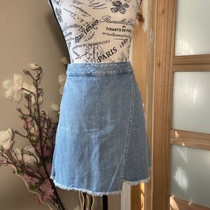 Ann Taylor LOFT Denim Wrap Jeans Skirt Raw Hem High Waist Mini Western Size 26/2